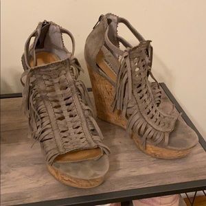 Fringe taupe wedges